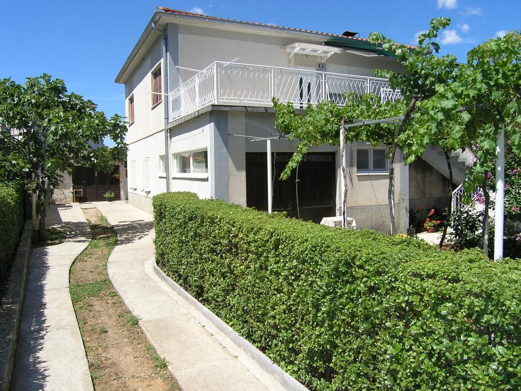 Apartman Vera Krk Town Exterior photo